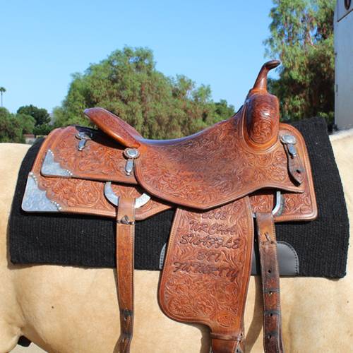 Western saddle best sale pad fitting